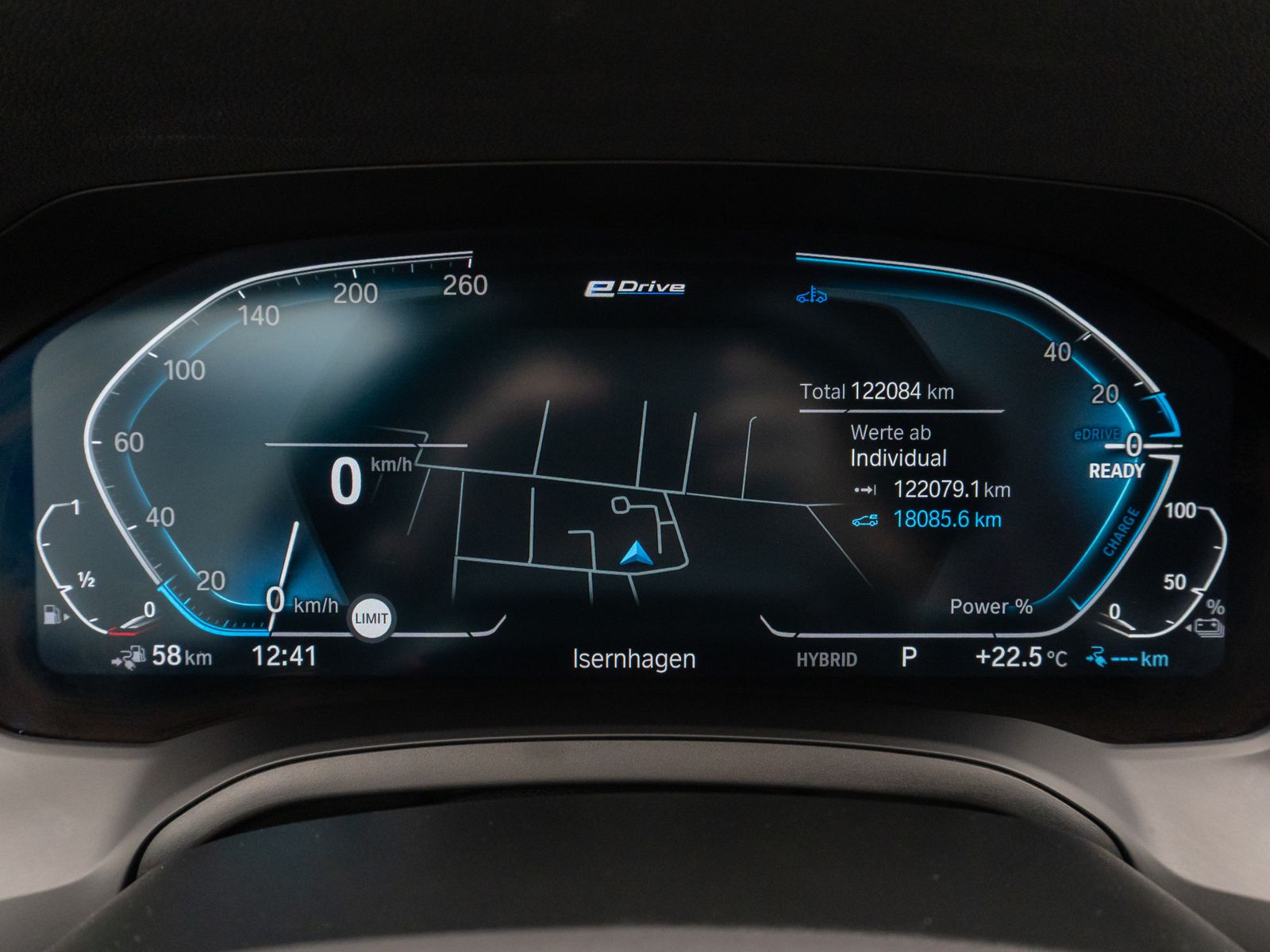 Fahrzeugabbildung BMW 330e  Sport Line Kamera DAB Laser HUD H/K Alarm