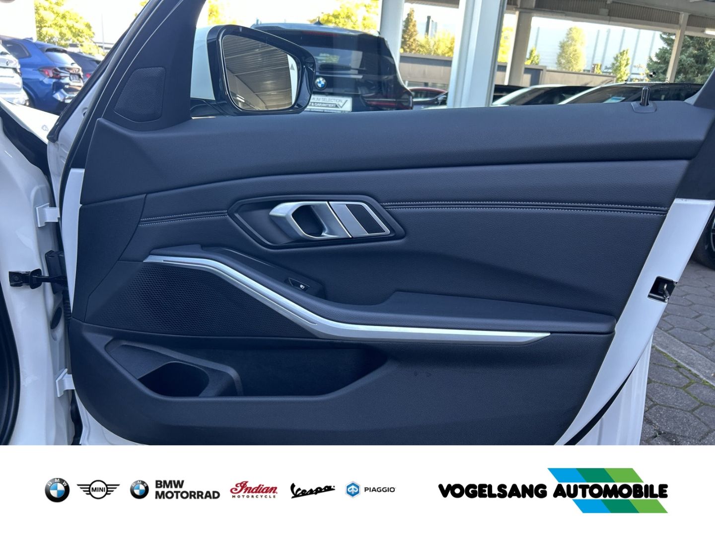 Fahrzeugabbildung BMW 320 d xDrive Touring M Sport Park-Assistent