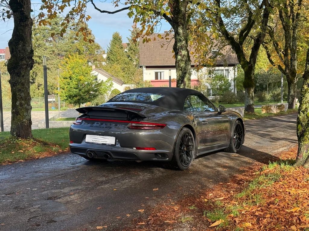 PORSCHE 911 2018