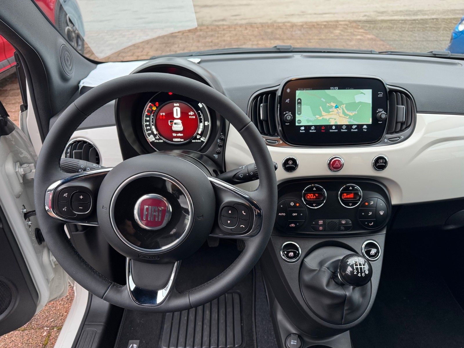 Fahrzeugabbildung Fiat FIAT 500 HATCHBACK NAVI KLIMAAUT.