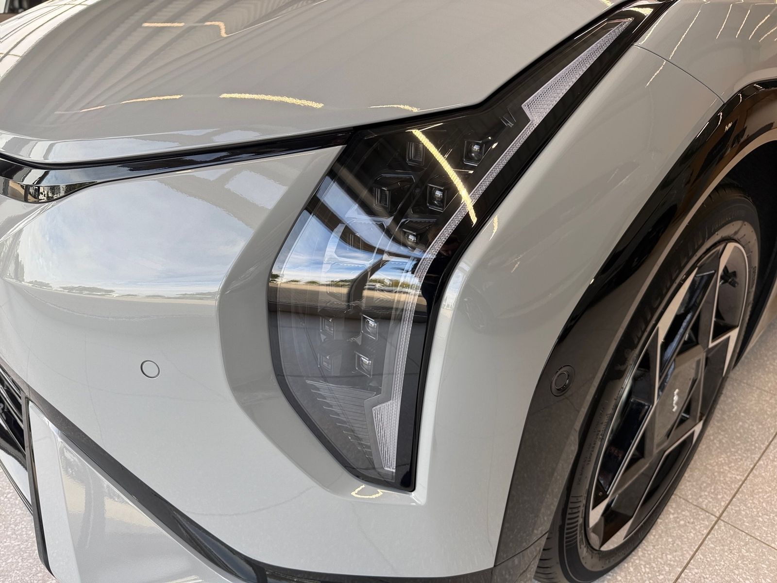 Fahrzeugabbildung Kia EV4 81 FWD GTL DWP COM GD