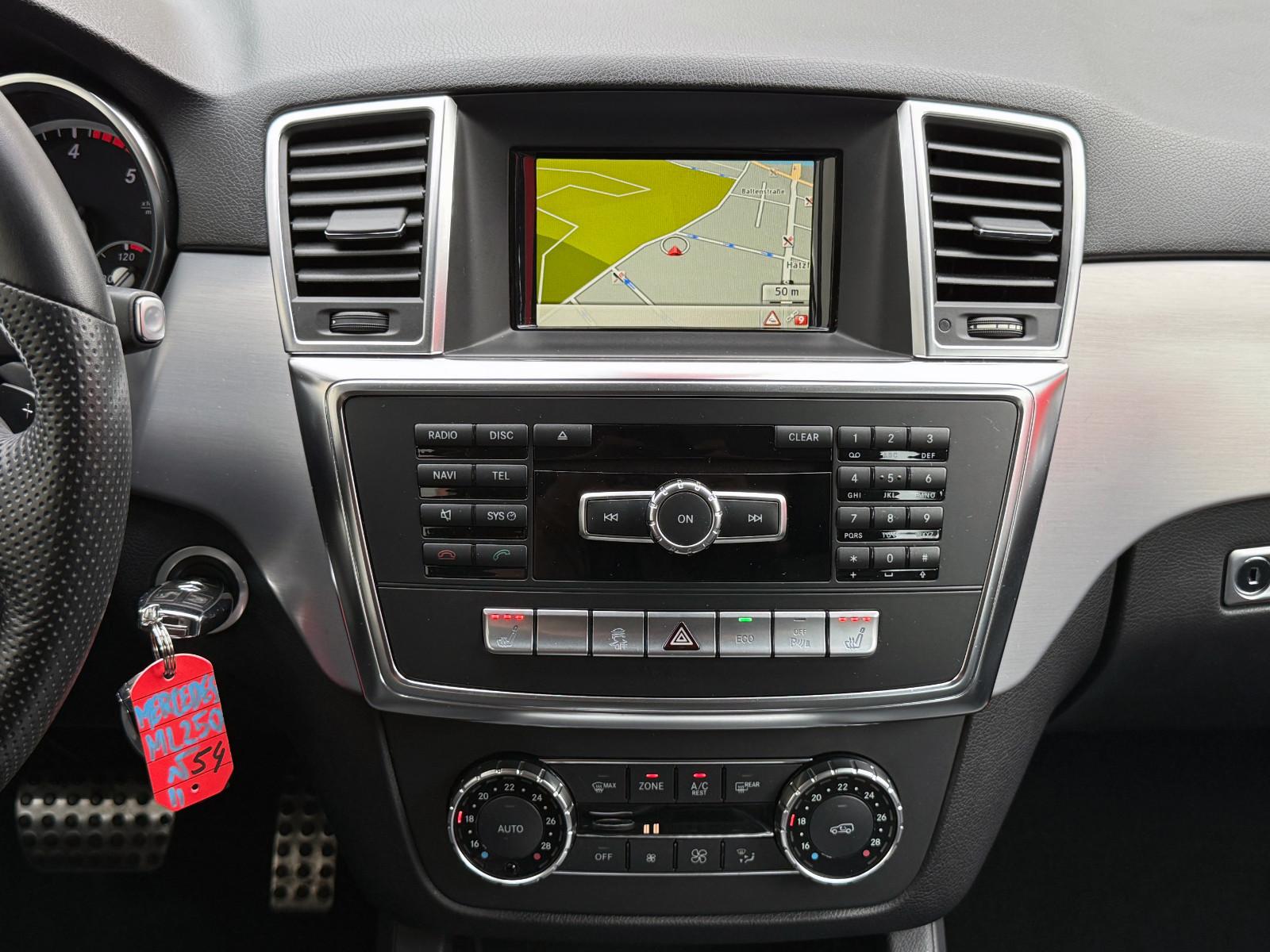 Mercedes-Benz ML250 4-MATIC BT *Navi*Leder*AHK*8x Bereift*