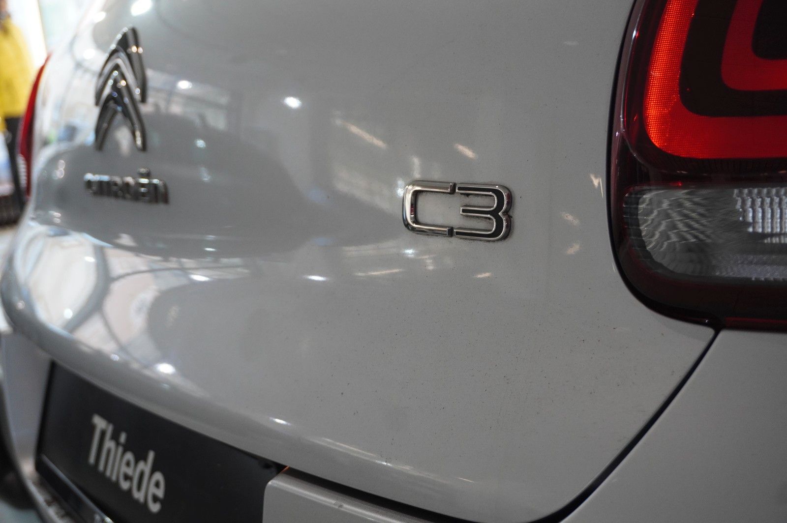 Fahrzeugabbildung Citroën C3 LIM. 1.2 LIVE KLIMA/TEMP./NEBEL/SPORT/USB