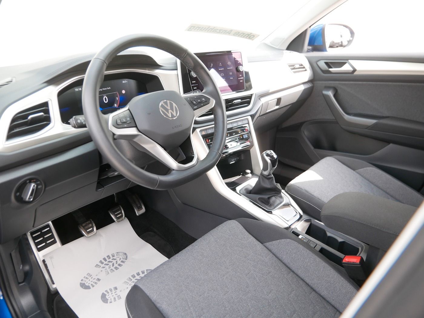 Fahrzeugabbildung Volkswagen T-Roc 1.0 TSI Move NEU35T LED NAVI SHZ ParkAssis
