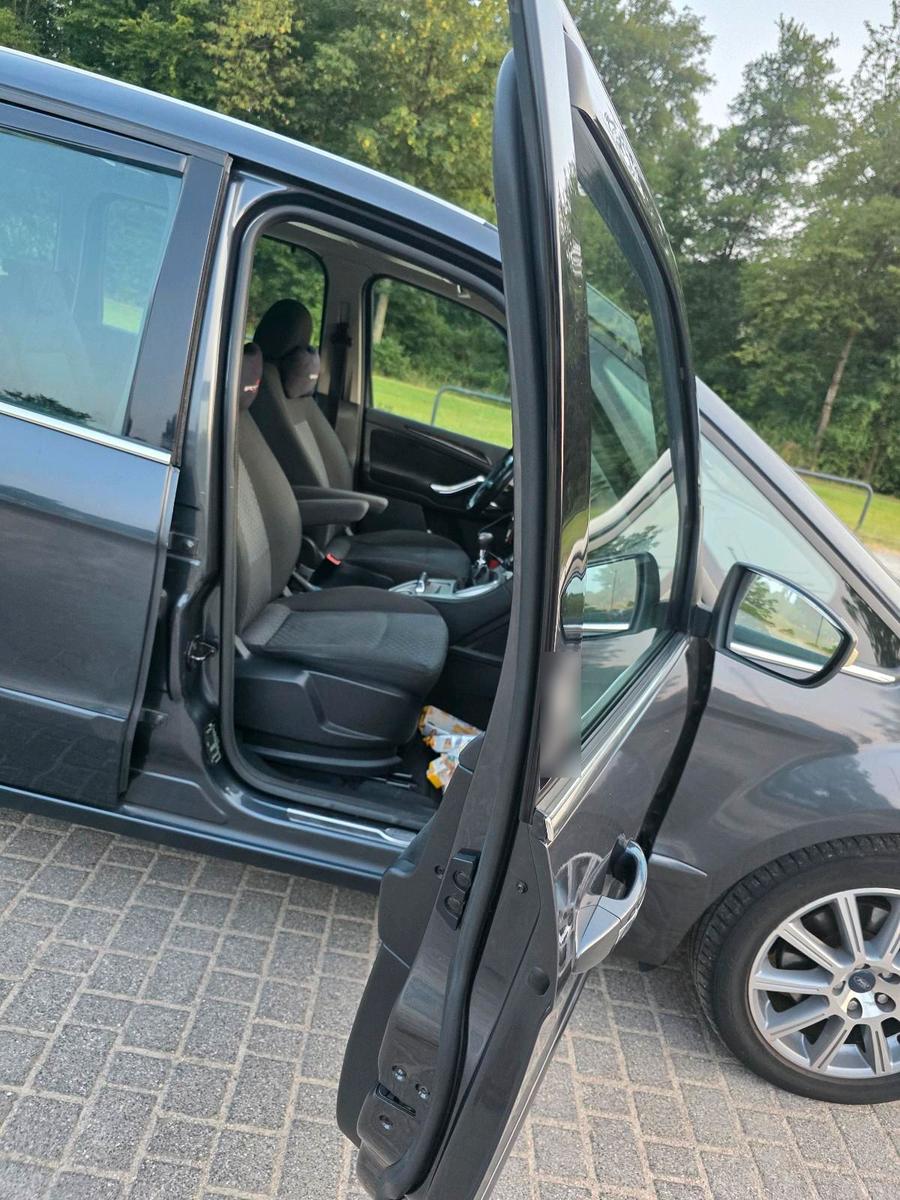 Ford Galaxy 2008 — photo 12