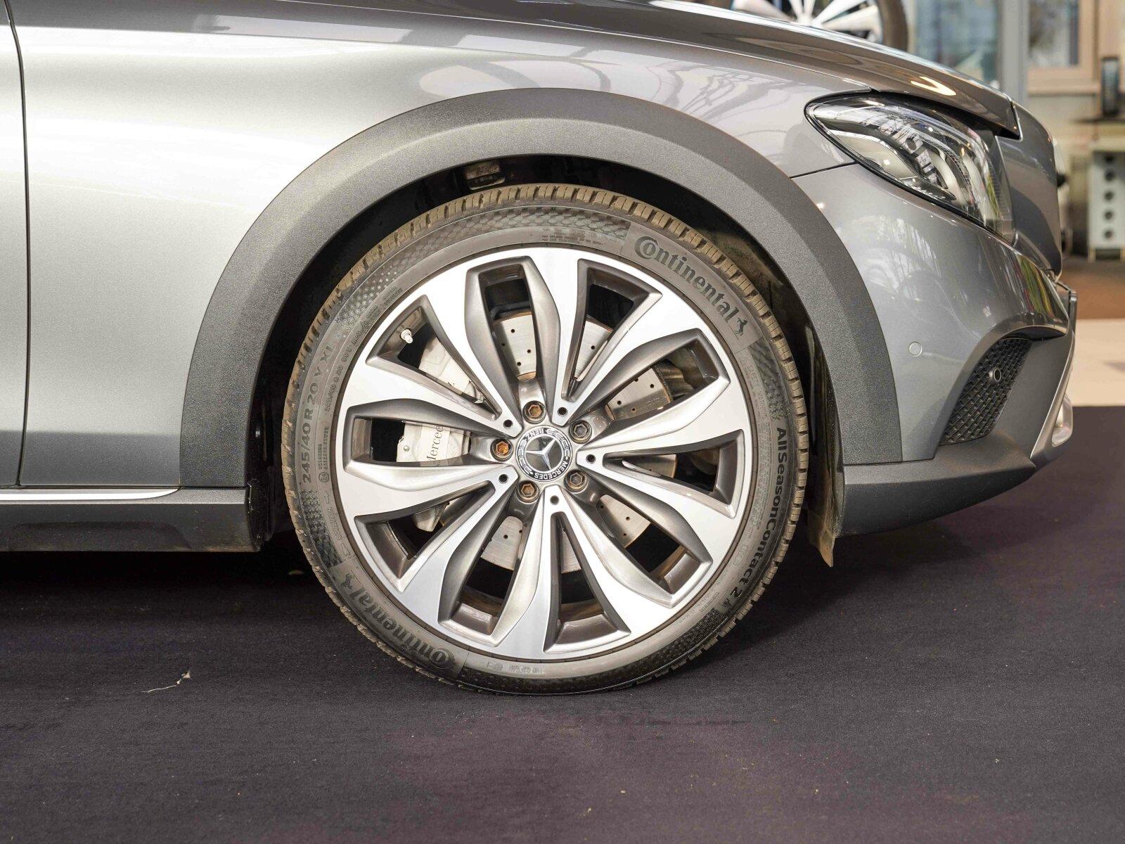 Mercedes-Benz E 400 d T 4M All-Terrain Widescreen Schiebedach