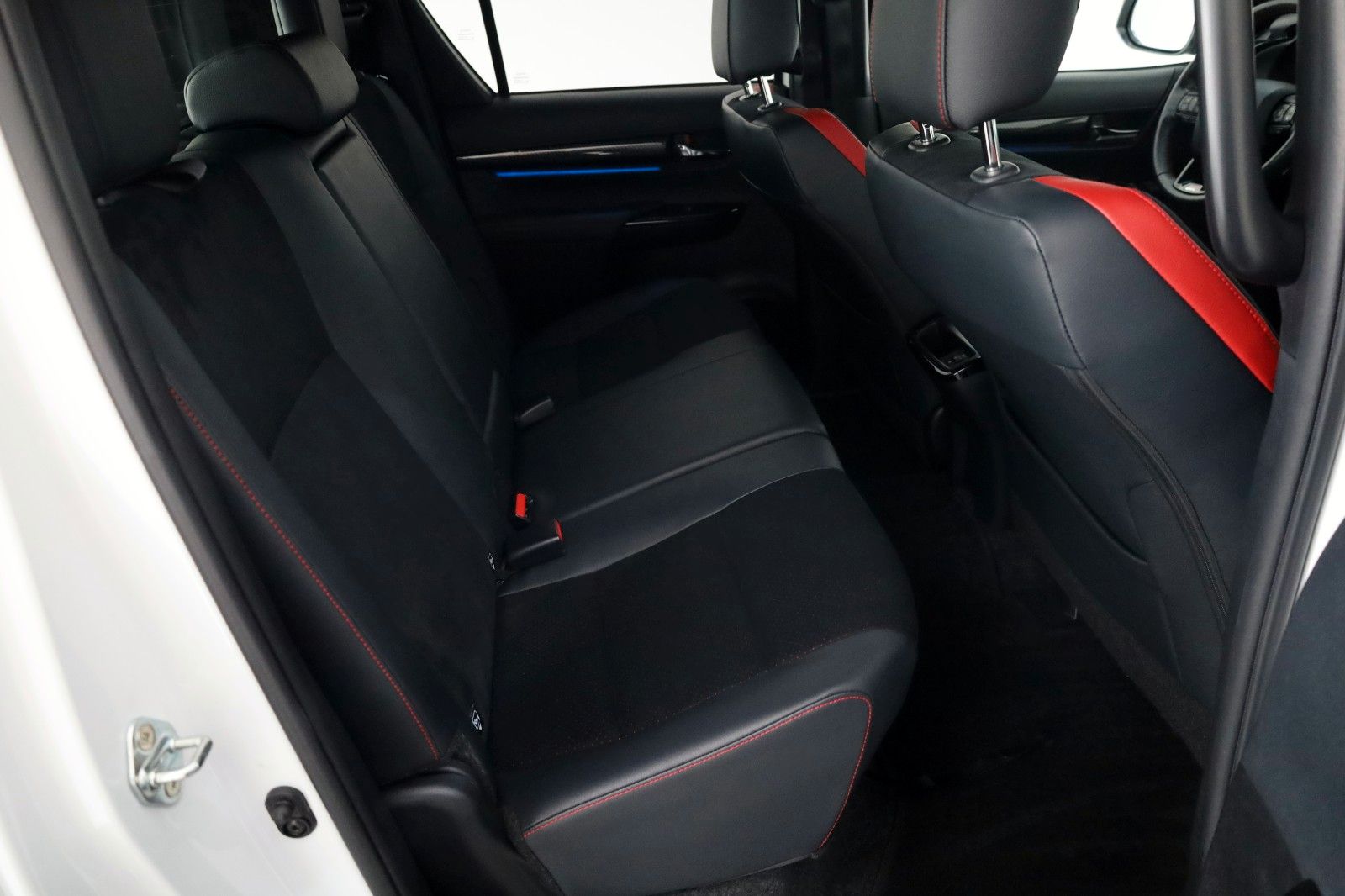 Fahrzeugabbildung Toyota Hilux 2.8 D-4D GR Sport,Alcantara,ACC,Rollo, AHK