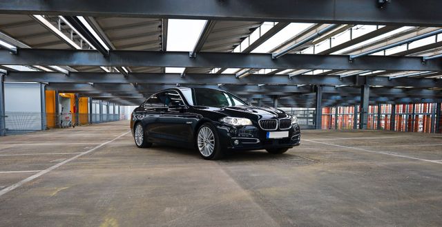 BMW 530d Luxury Line Top Ausstattung BMW Scheckheft