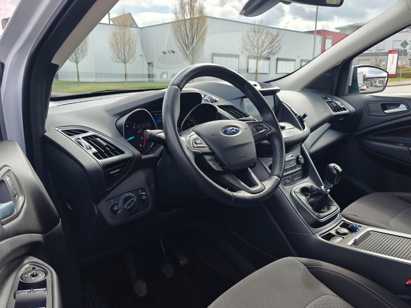 Fahrzeugabbildung Ford Kuga Cool & Connect - SHZ, LHZ, Navi, PDC, 4S -