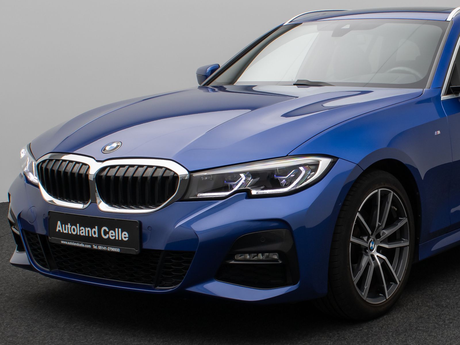 Fahrzeugabbildung BMW 320i M Sport Panorama Kamera HUD DAB HiFi Laser