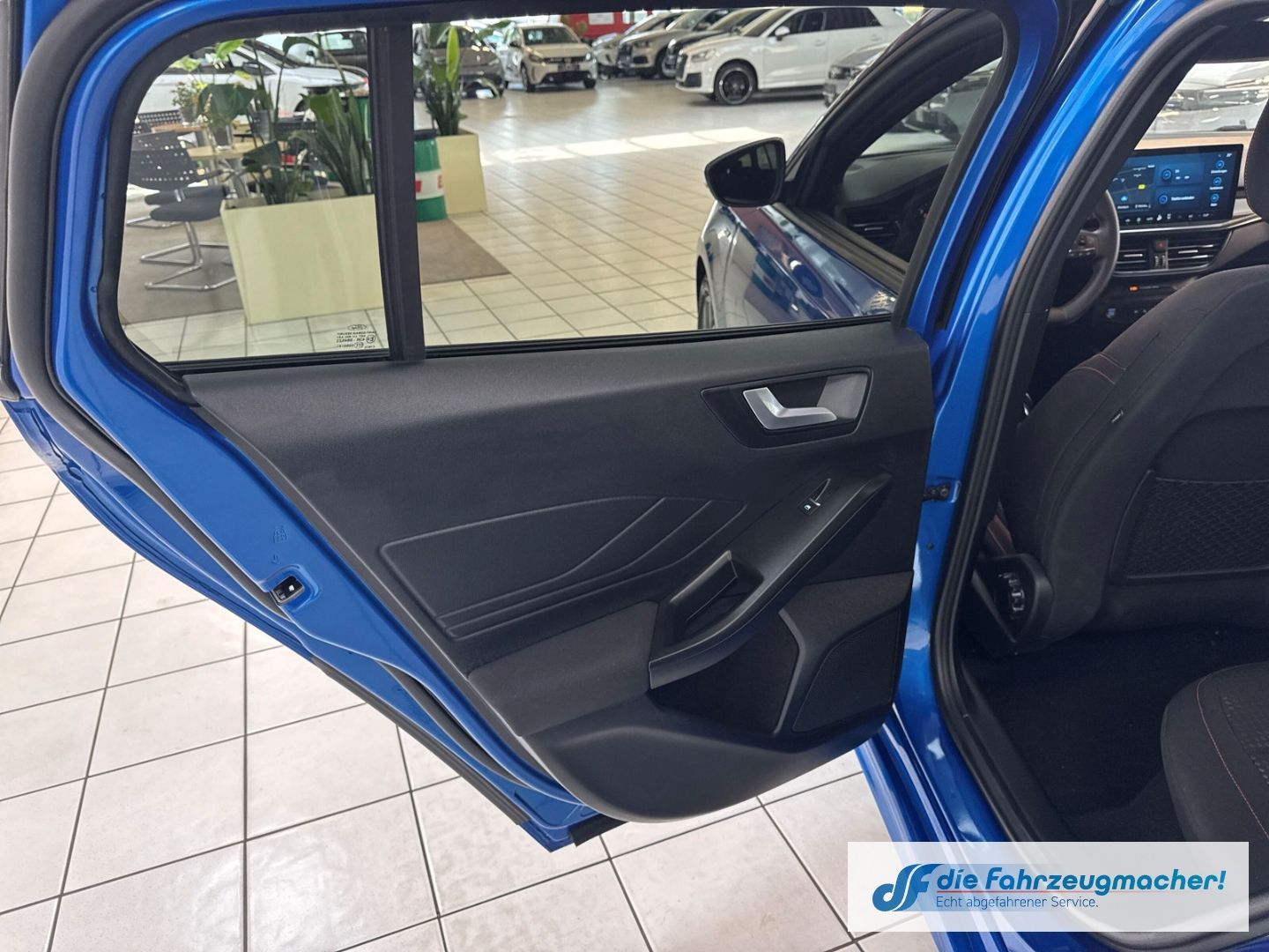 Fahrzeugabbildung Ford Focus Turnier ST-Line Sportpaket Navi Memory Sit
