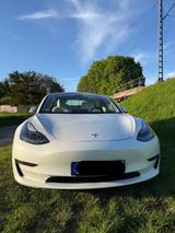 Tesla M3 LR AWD, AHK,EAP, Weiß/Weiß, Garagenfahrzeug - Tesla Model 3 Gebrauchtwagen in Frankfurt