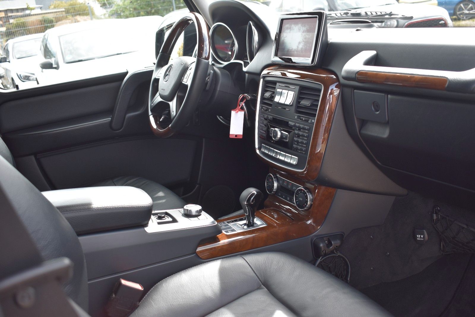 Fahrzeugabbildung Mercedes-Benz G 500 V8 1.HAND/AHK/SD/LEDER/KAMERA/TOTWINKEL