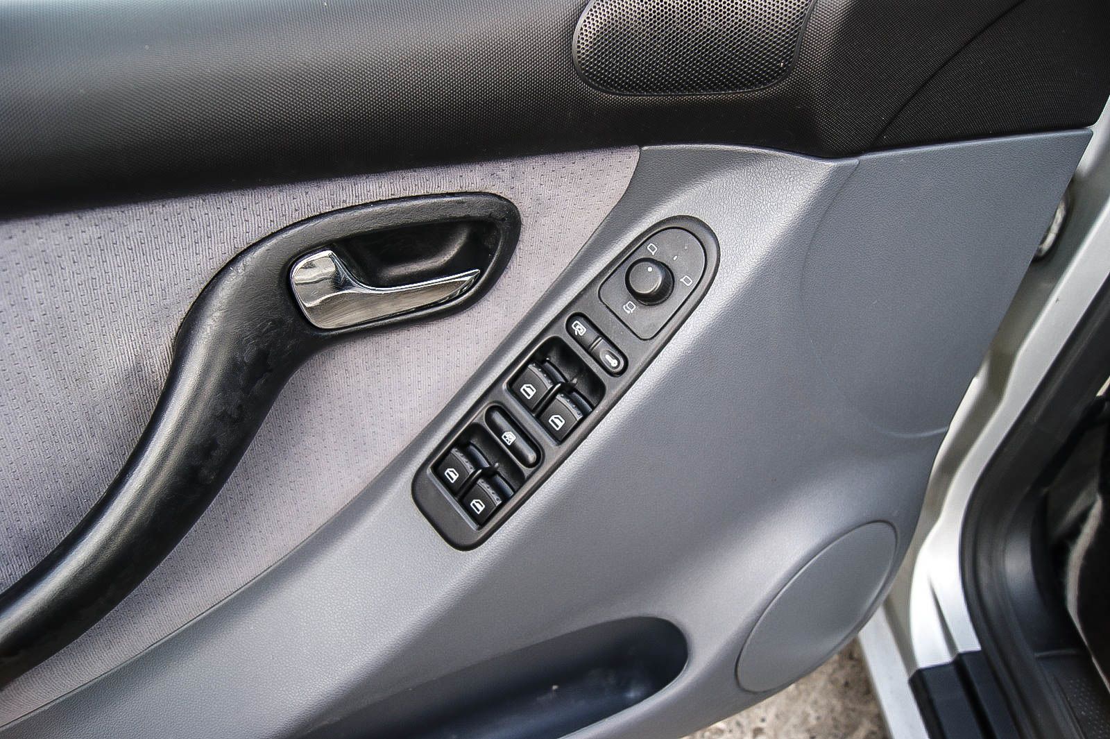 Fahrzeugabbildung SEAT Toledo Signo 1.8 20V Automatik KLIMAAUTOMATIK