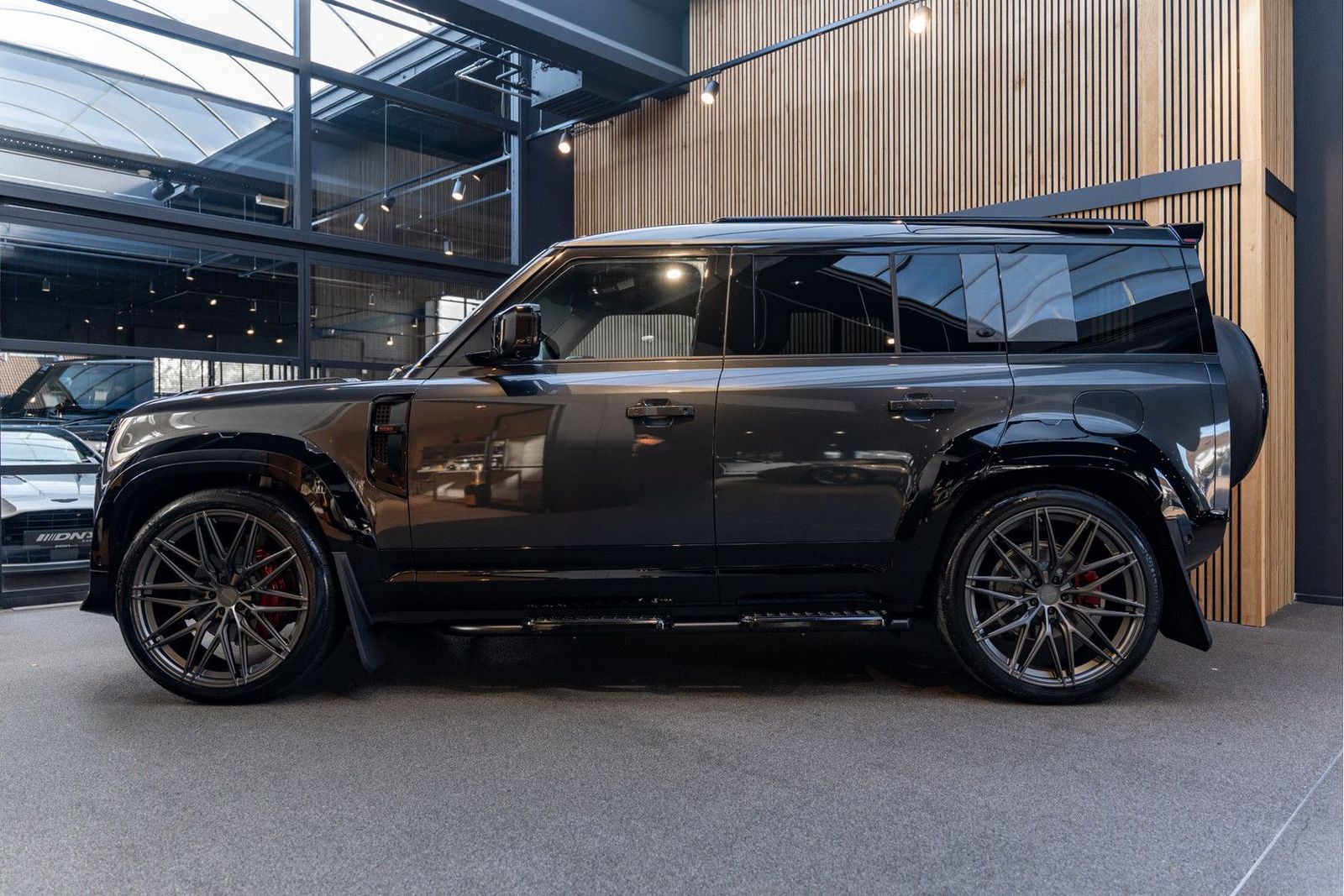 Land Rover Defender 110 Urban Automotive X-Dynamic HSE AHK imagem 3