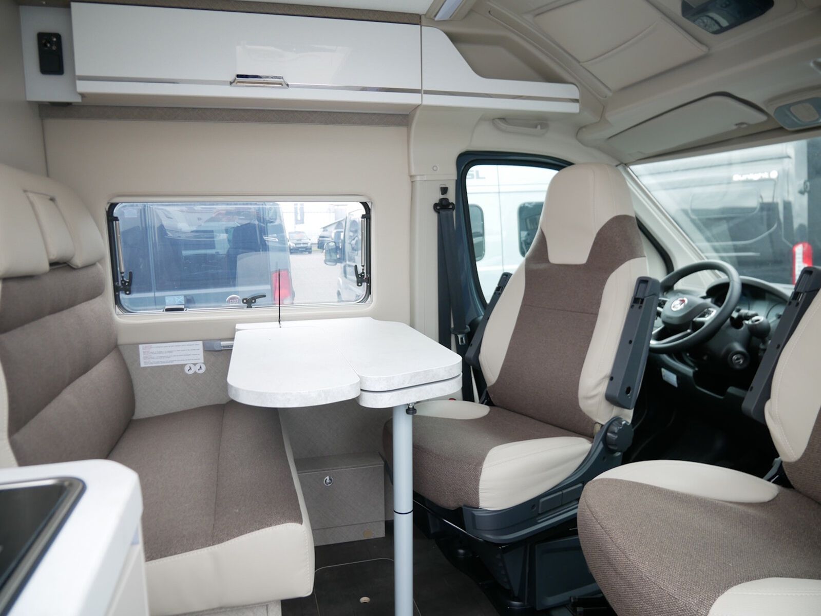 Fahrzeugabbildung Karmann Davis Lifestyle DA 590 LS 140 PS Markise