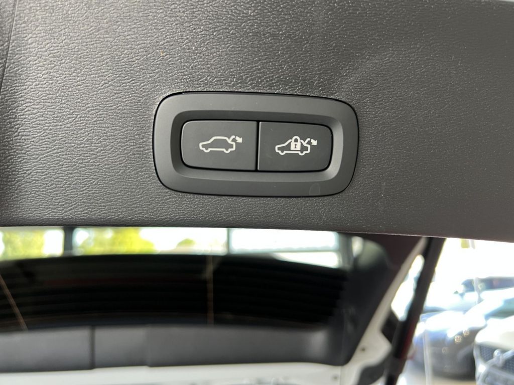 Volvo XC40 B3 Plus Dark ACC BLIS 360° H/K LED Navi SHZ