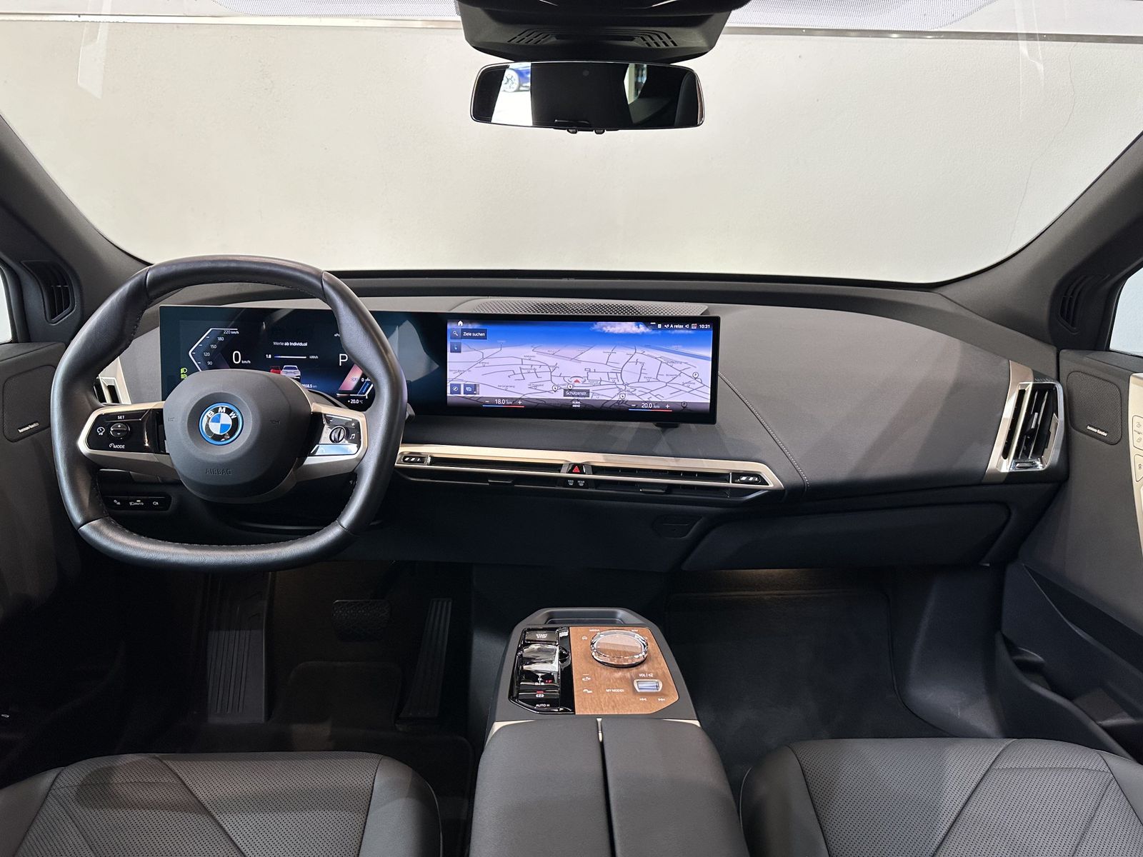 Fahrzeugabbildung BMW iX xDrive40 Sportpaket Panorama Dach HK HiFi