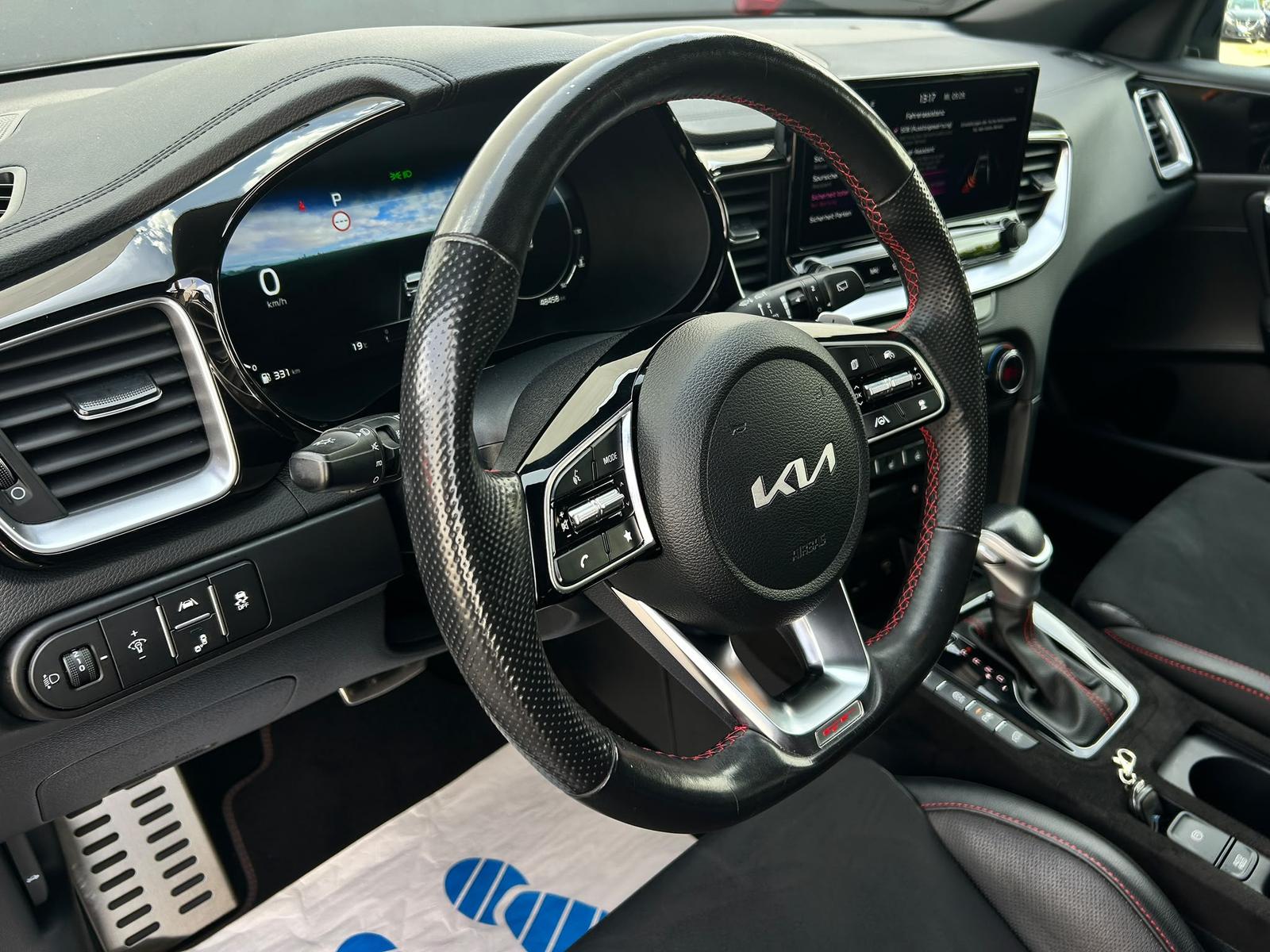 Kia Ceed GT 2.HD|AKPRAPOVIC|4xSHZ|KAMERA|18"|DIGITAL