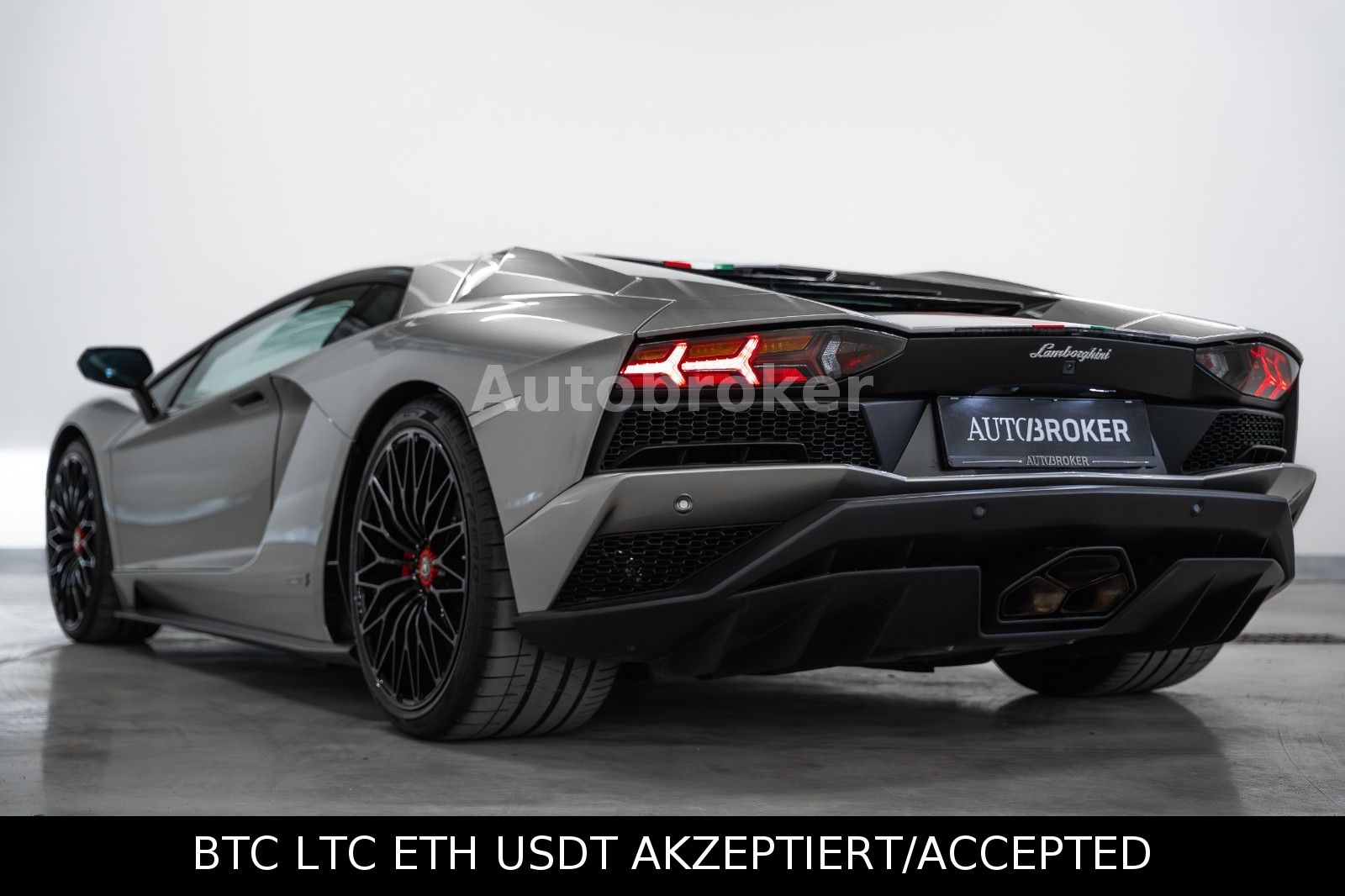 Lamborghini Aventador – pogled 7