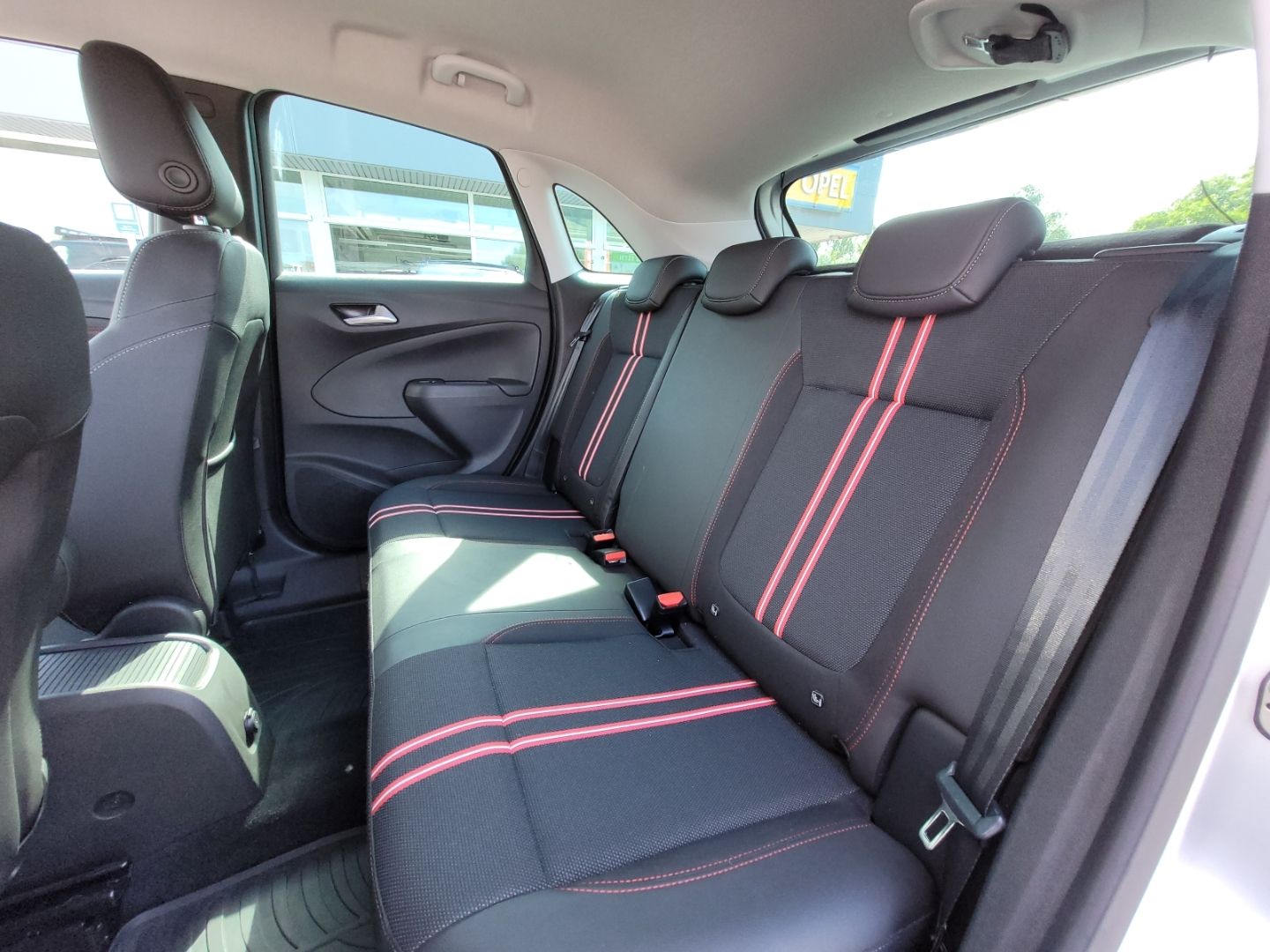 Fahrzeugabbildung Opel Crossland GS Line SHZ+LHZ+PDC+Allwetterreifen
