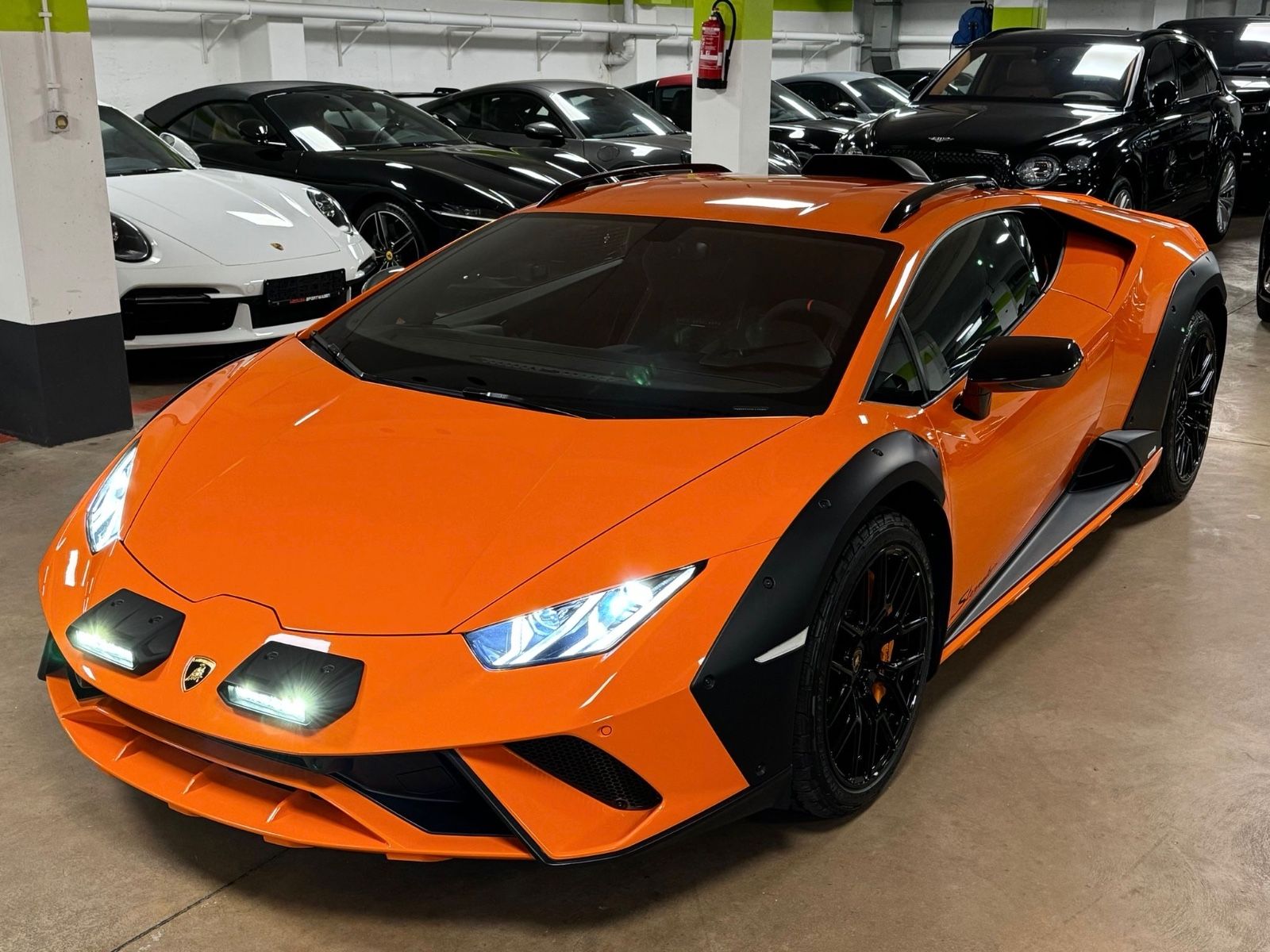 Fahrzeugabbildung Lamborghini HURACAN STERRATO Q-CITURA SENSONUM MY25 FULL NEW