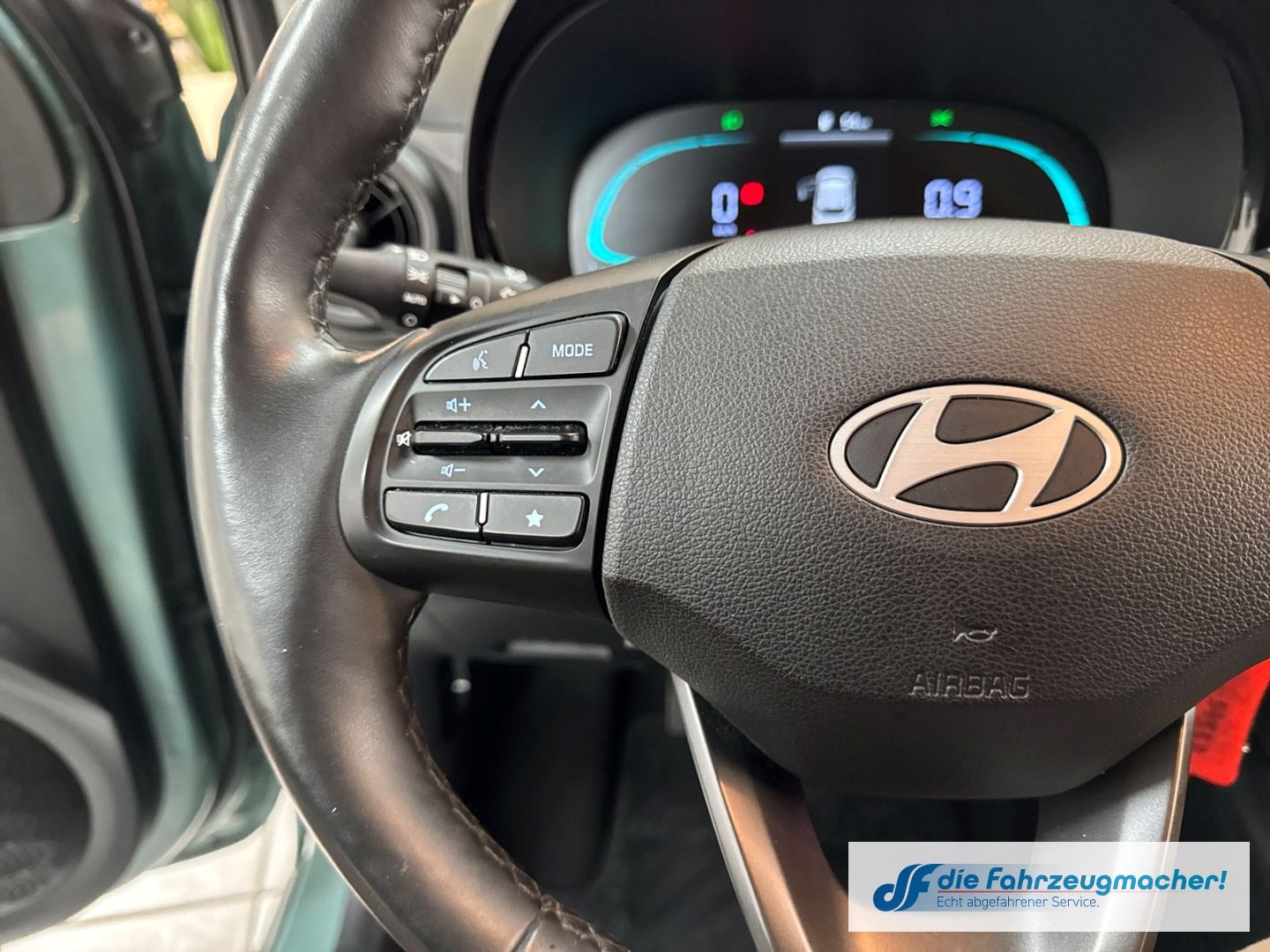 Fahrzeugabbildung Hyundai i10 Trend Navi Apple CarPlay Android Auto Musiks
