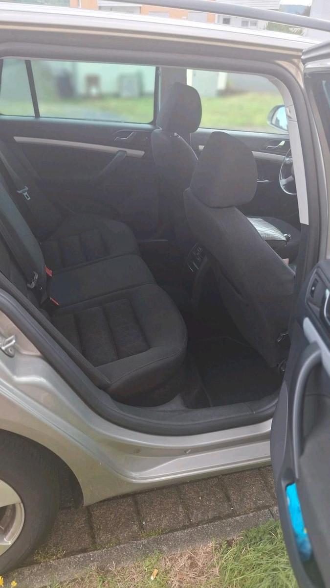 Skoda Octavia 2011 — photo 12
