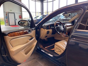 Jaguar XJ 2.7 D XJ6 Sovereign *Klima*Navi*PDC*Bluetooth
