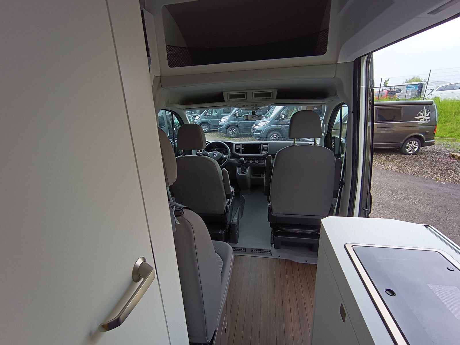 Fahrzeugabbildung Volkswagen Grand California 600 25810,- EUR Sondernachlass