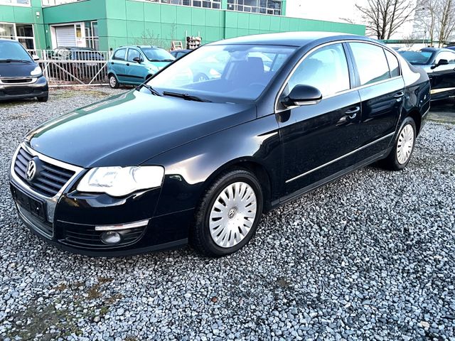 Volkswagen Passat 1.6 FSI Comfortline/ Klima, Navi, Tempoma