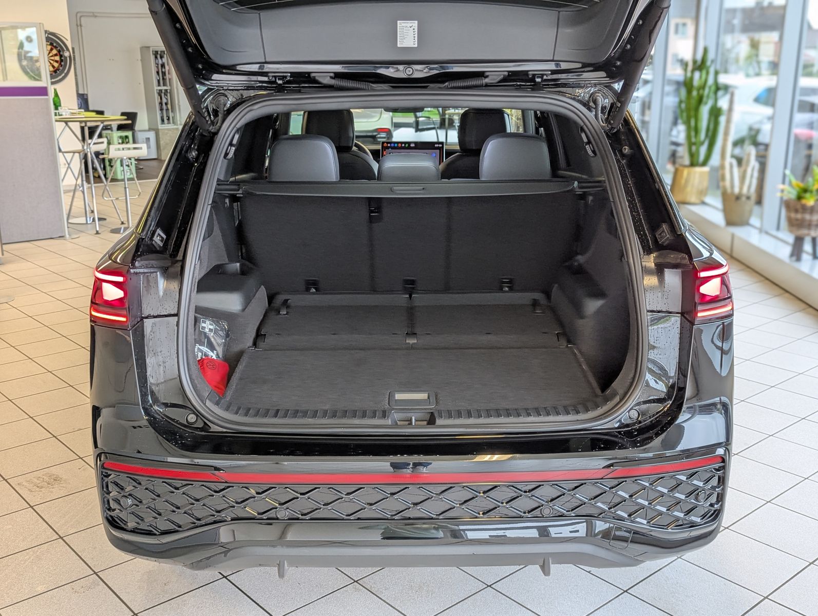 VW Tayron 2.0 R-Line Leder Launch Pano Black AHK 20 - Image 20