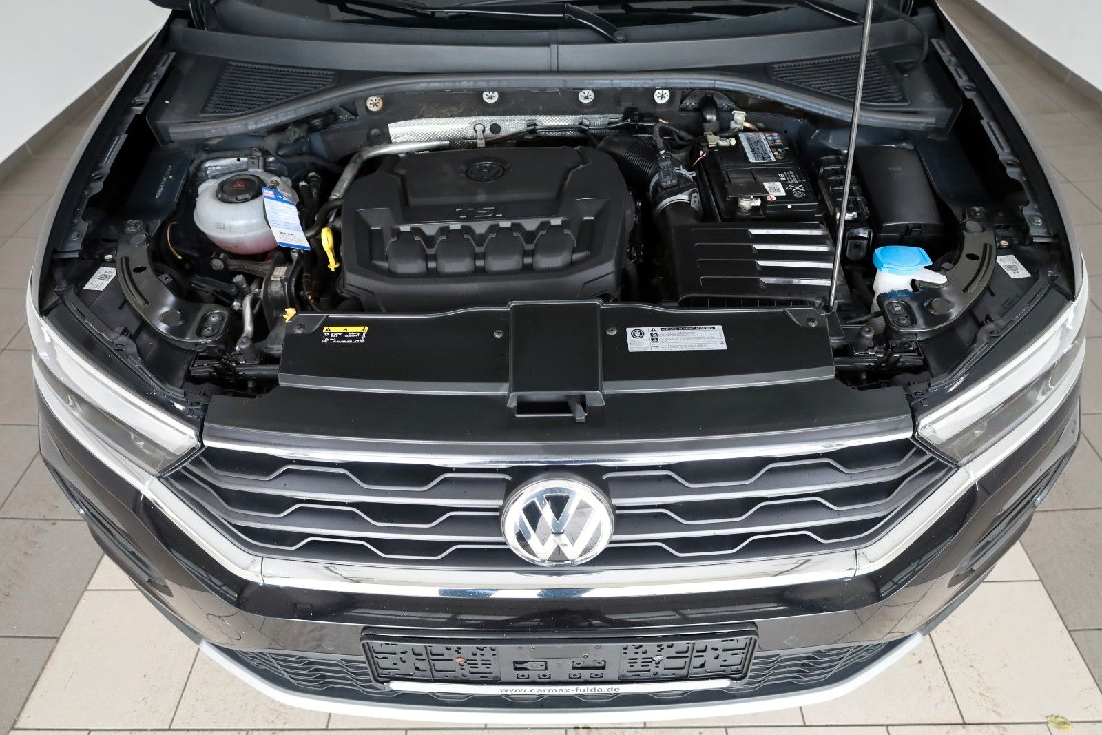 Fahrzeugabbildung Volkswagen T-Roc Sport 4M Navi,ACC,Kamera,Carplay,AHK,SR+WR
