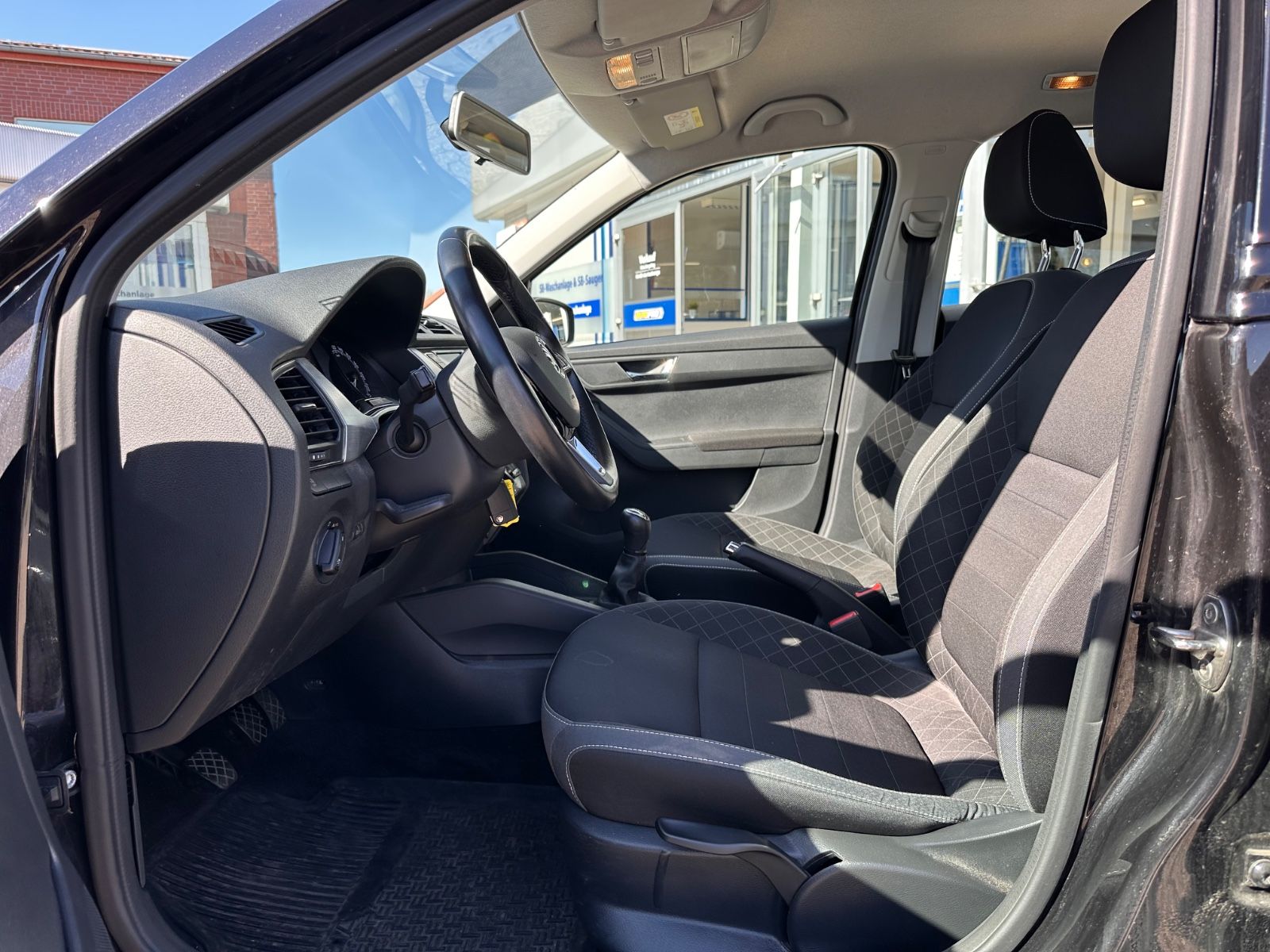 Fahrzeugabbildung SKODA Fabia Combi 1.0 TSI Ambition SHZG/PDC/BT/LM