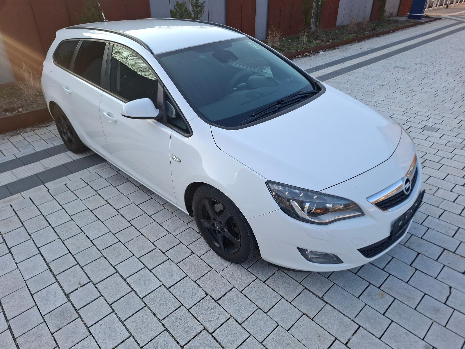 Opel Astra J 2.0CDTI*Tüv 12/26*Xenon*guter Zustand*