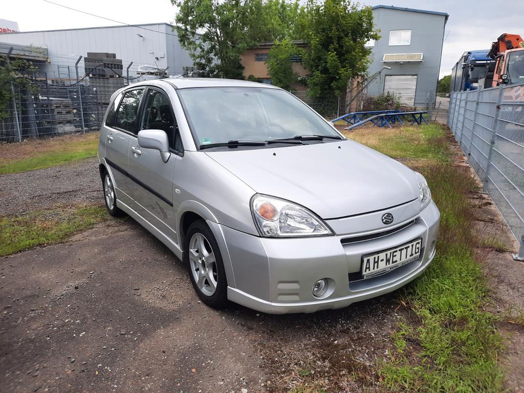 Suzuki Liana