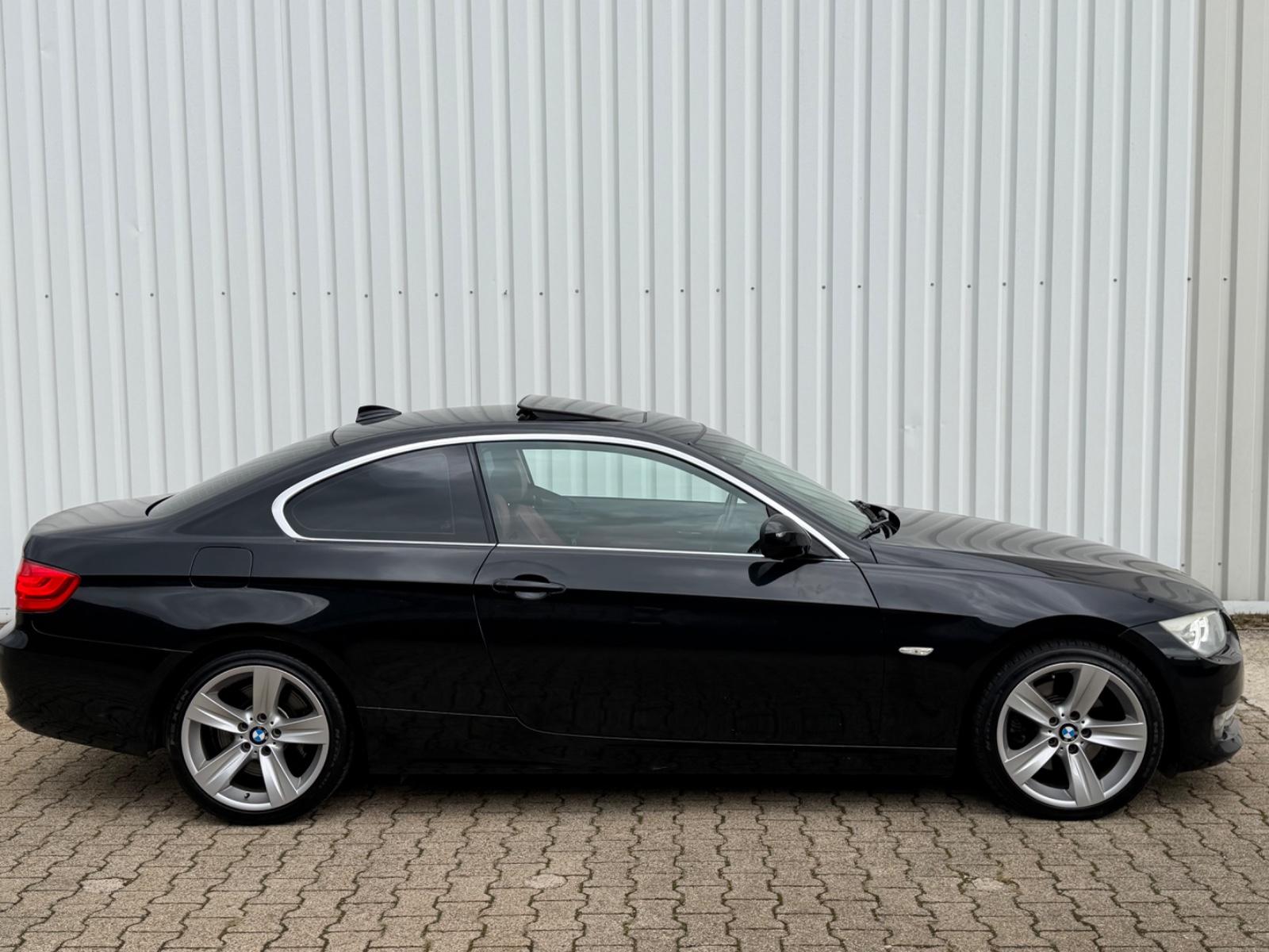 BMW 330 i xDrive*Limited Edition*1.Hand*S-Dach*Leder