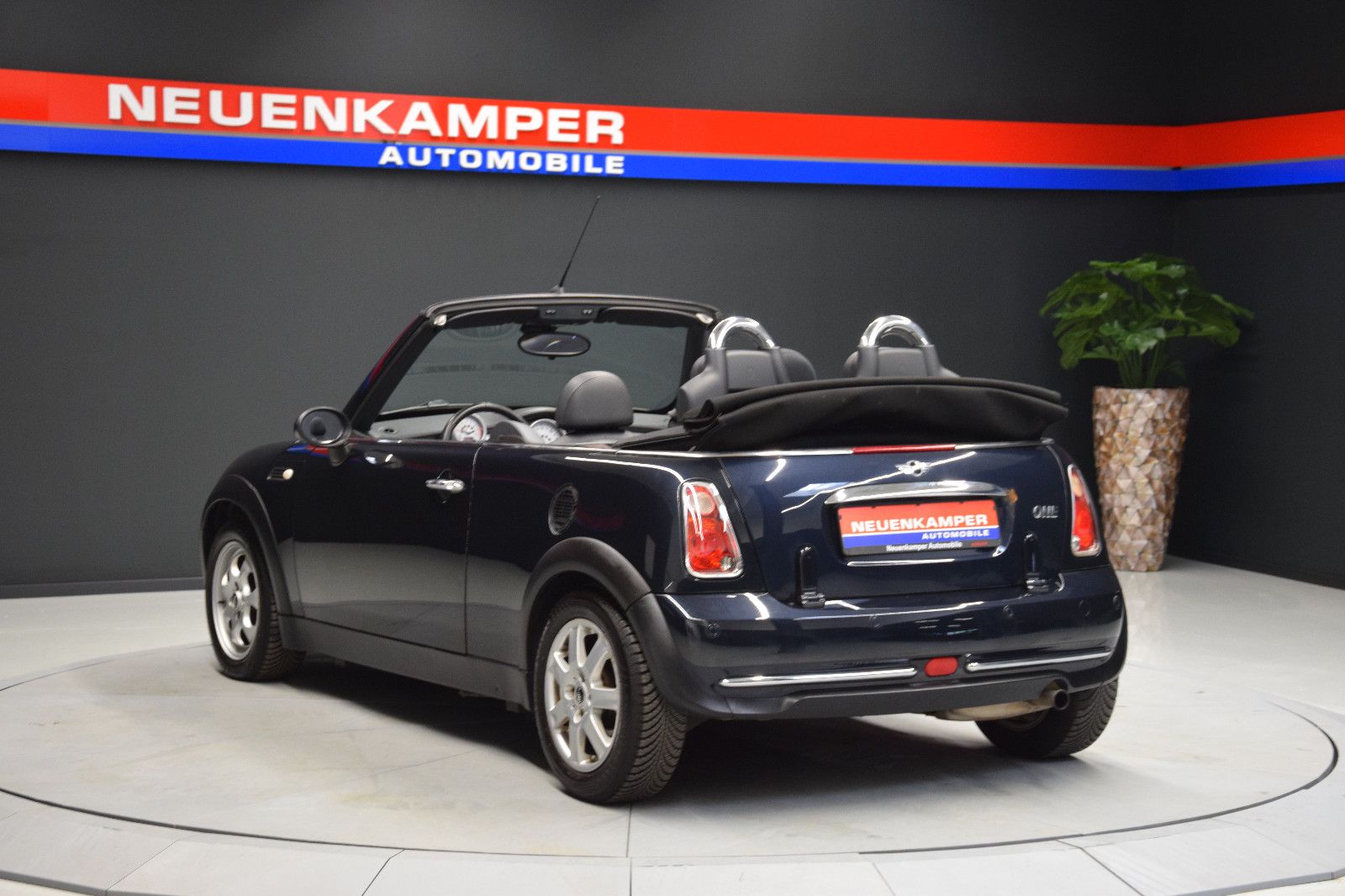 Fahrzeugabbildung MINI One Cabrio Pepper Klima Sitzheizung PDC 2. Hand