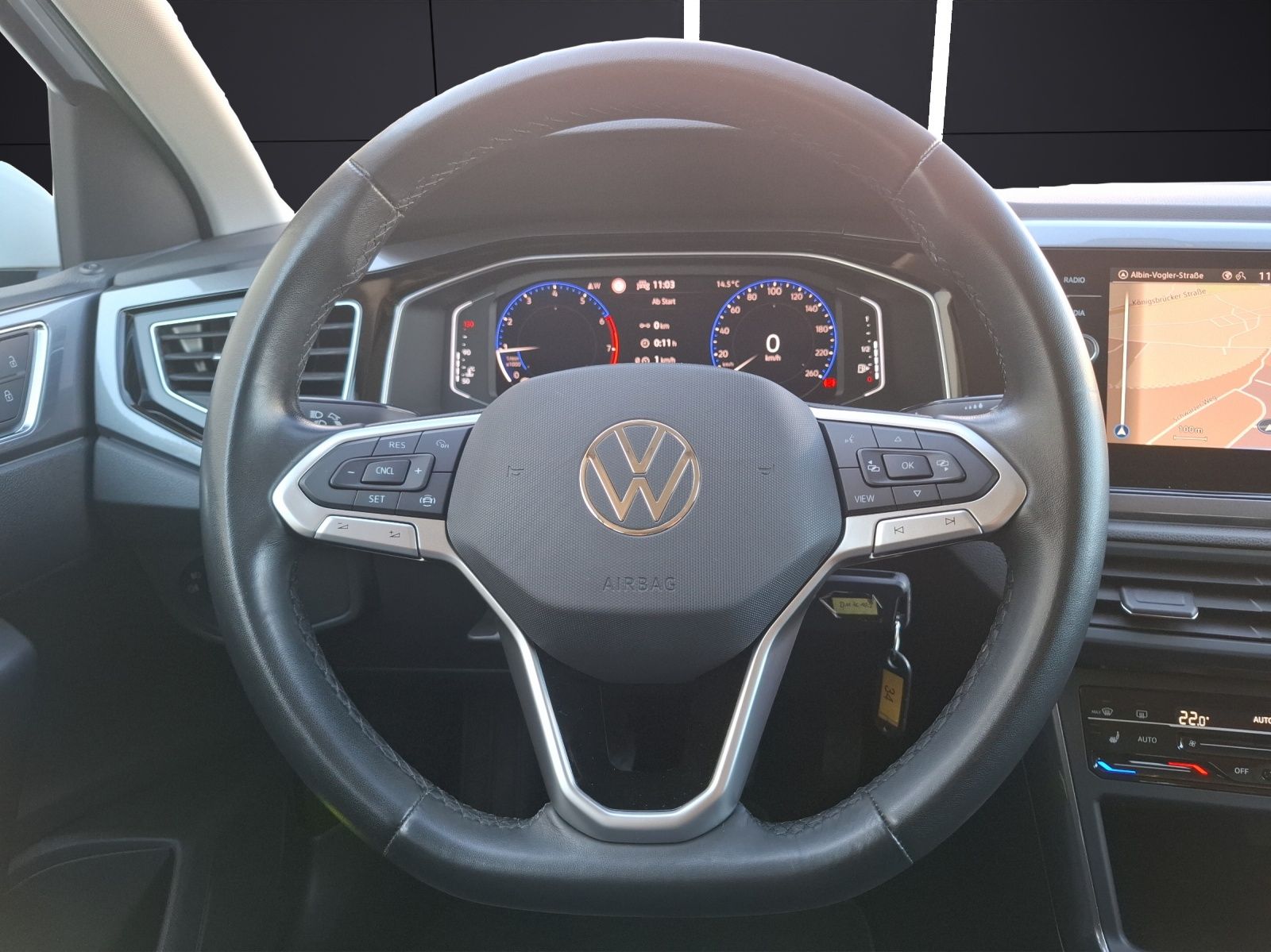 Fahrzeugabbildung Volkswagen Polo TSI Style Matrix Navi AID PDC SH LM