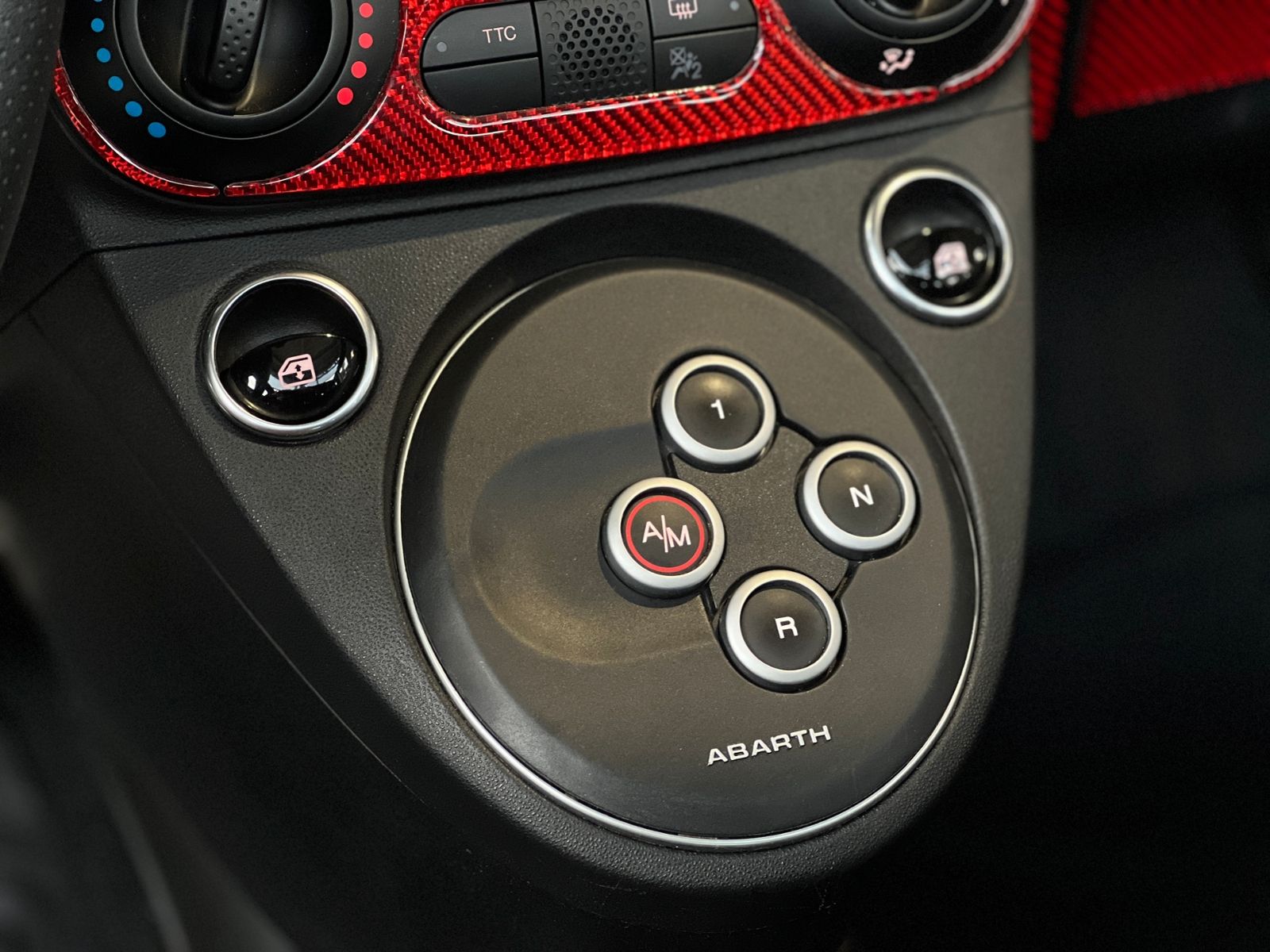 Fahrzeugabbildung Abarth 695C Cabrio Aut. KLIMA CARPLAY RFK ALU