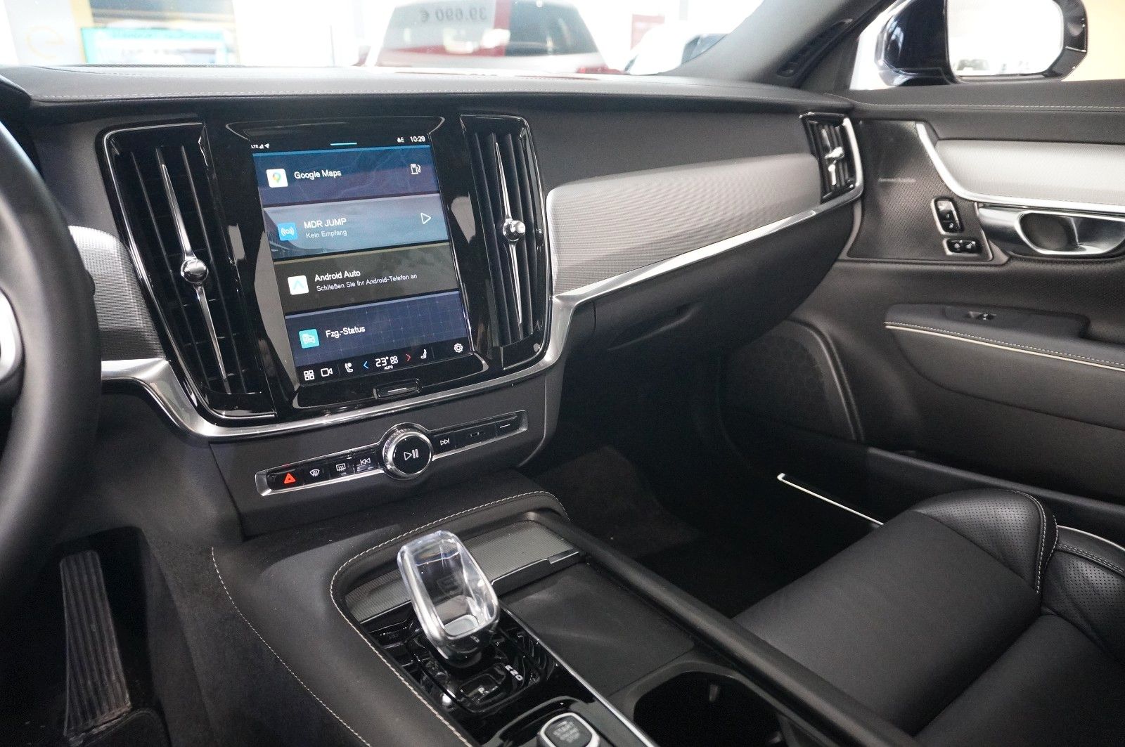 Fahrzeugabbildung Volvo V90 Kombi B4 PLUS DARK NAVI/LED/KAMERA/PANO./H&K
