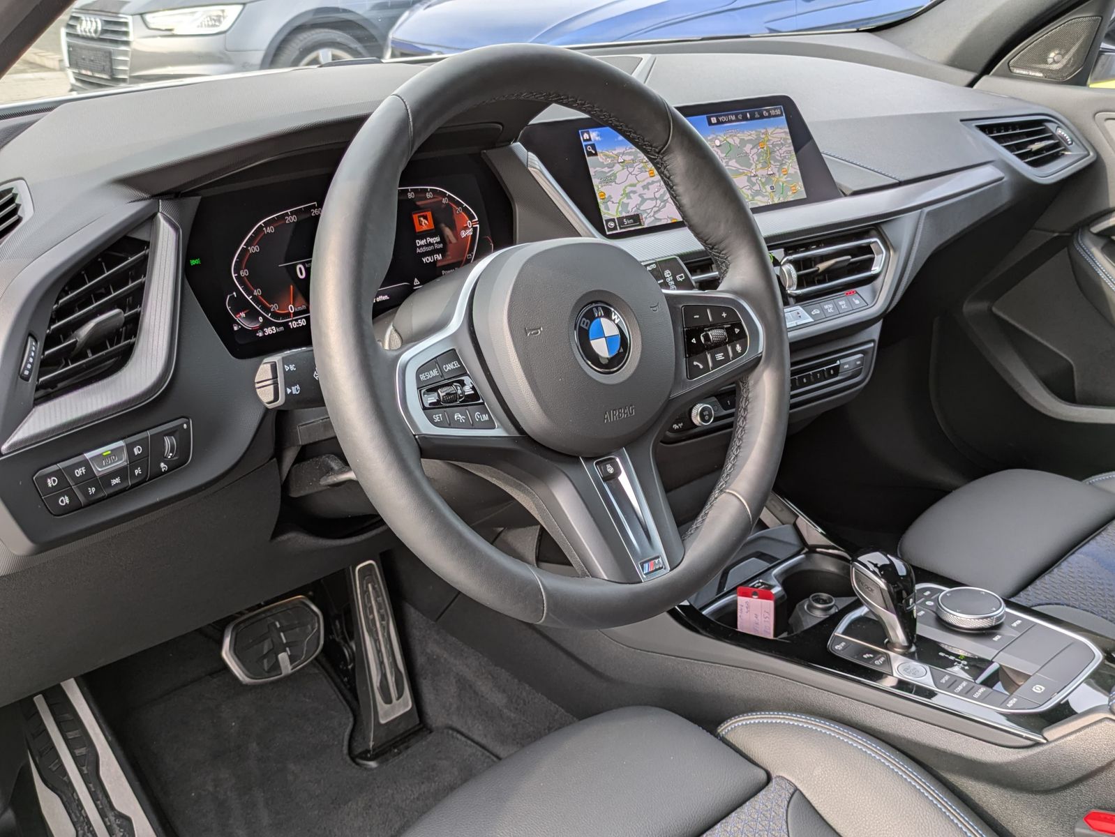 Fahrzeugabbildung BMW 120 i M Sport SHADOW*ACC*KAMERA*H&K*AHK*LED*DAB