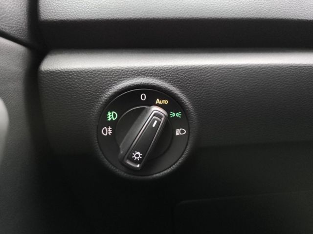 Fahrzeugabbildung Volkswagen T-Roc Cabriolet 1.5 TSI DSG R-Line LEDER LED ACC