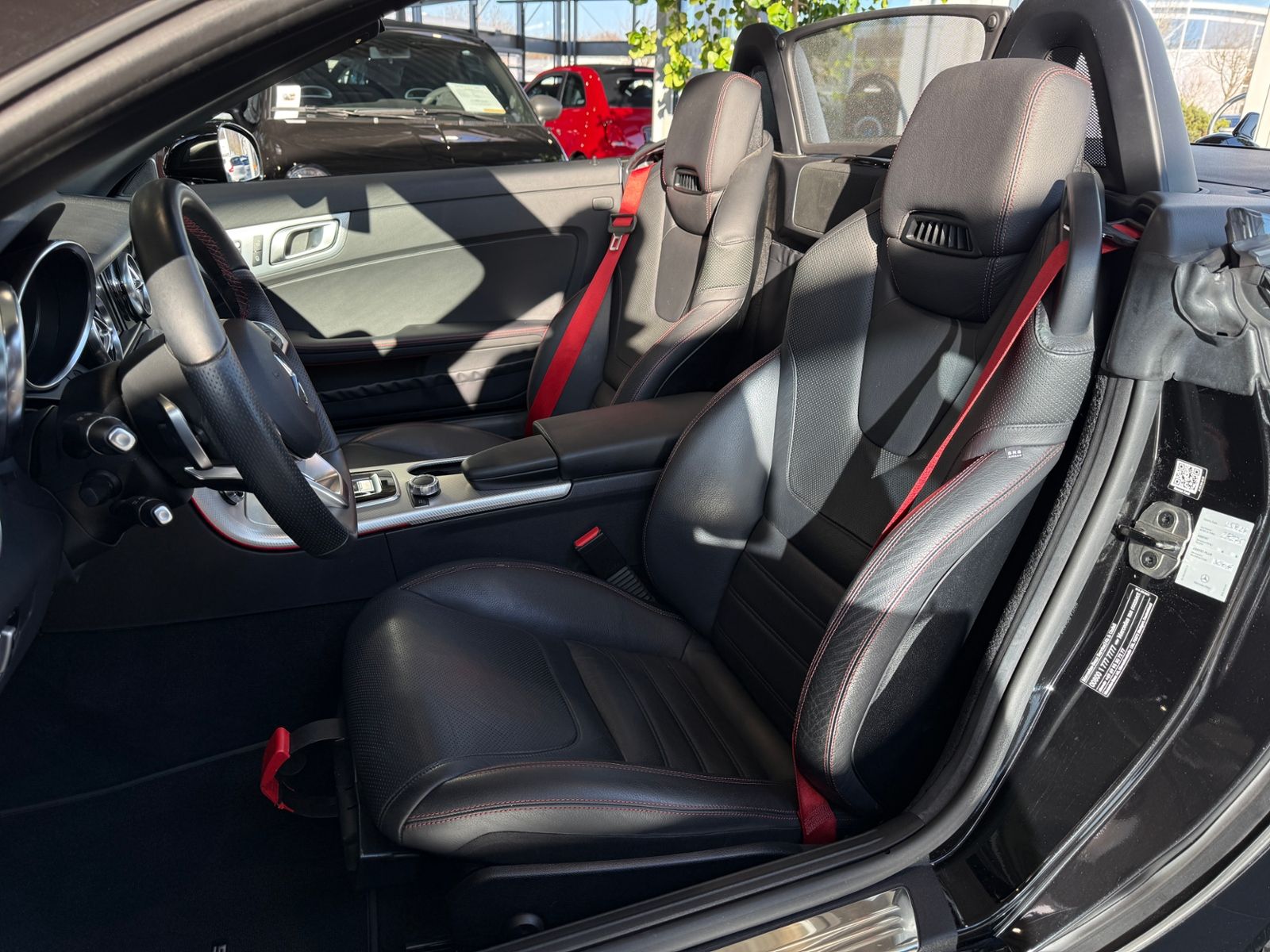 Fahrzeugabbildung Mercedes-Benz SLC 300 AMG MEMORY RFK LED