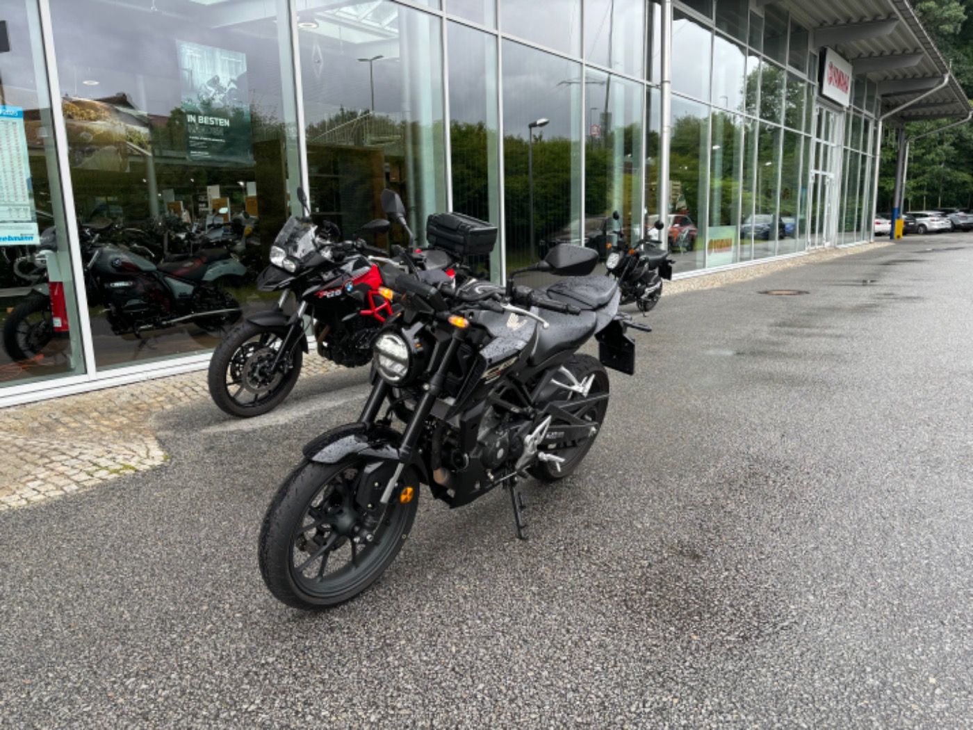 Fahrzeugabbildung Honda CB 125 R 2025