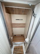 Eura Mobil 675 SB PROFILA RS | Hubbett, Französisches Bett