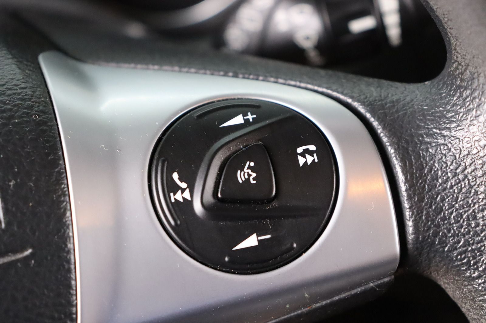 Fahrzeugabbildung Ford Focus 1.6 EcoBoost Turnier * 1. Hand * Anhängerk