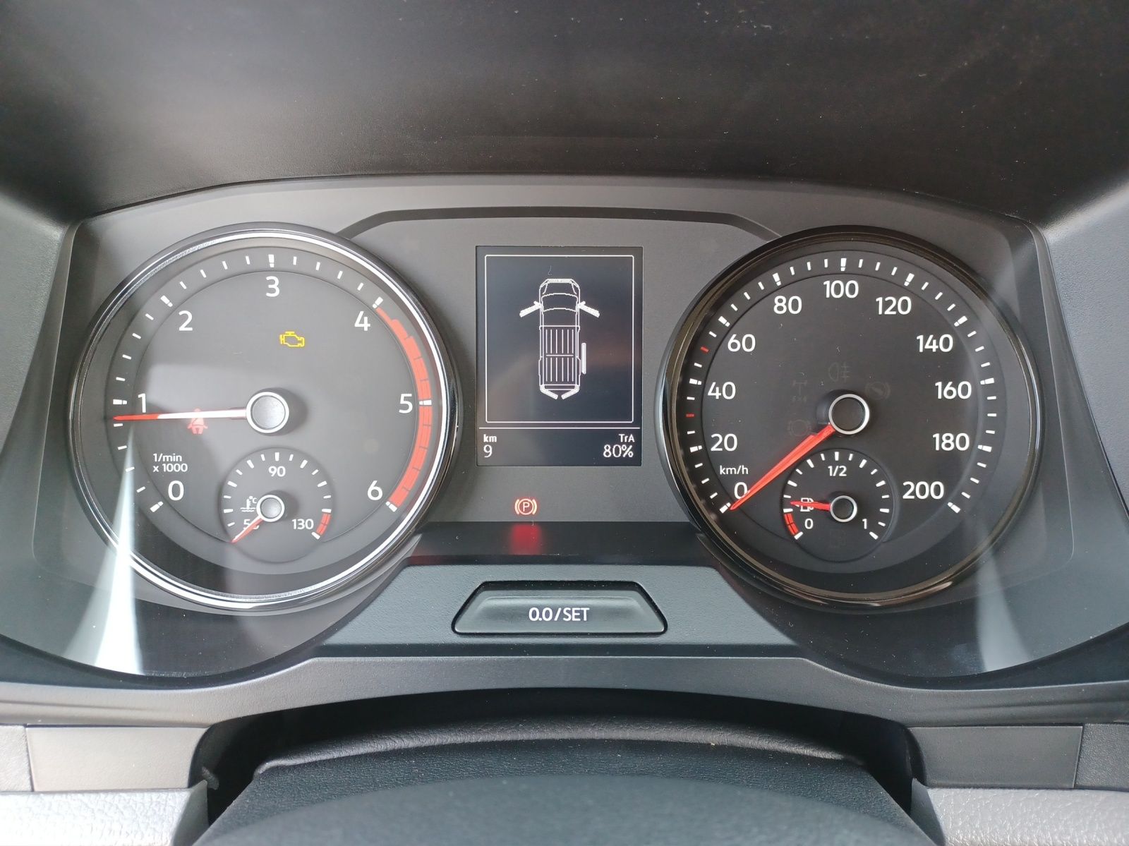 Fahrzeugabbildung Volkswagen Crafter Kasten 35 TDI MR KLIMA AHK RADIO HOLZFUS