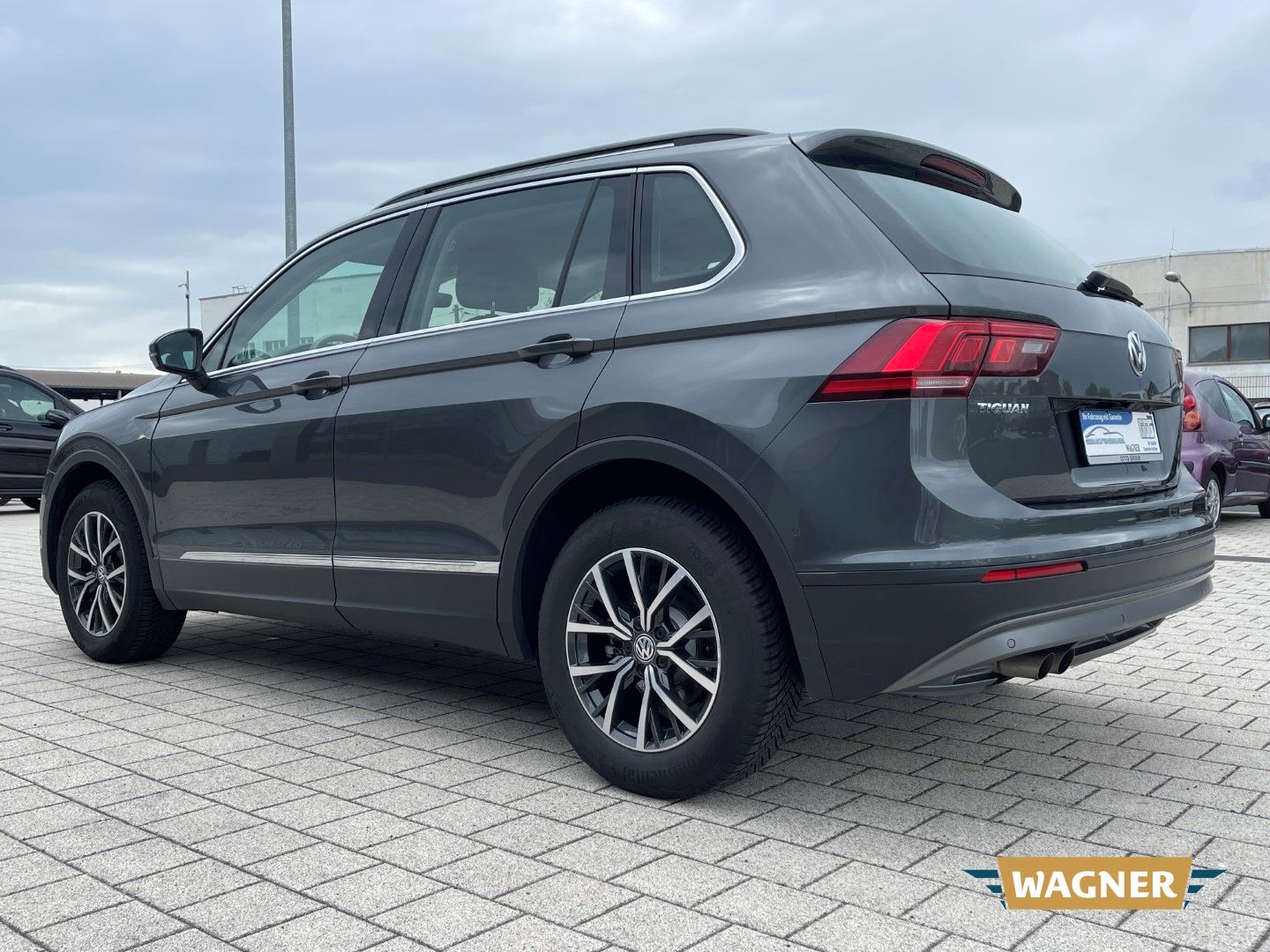 Fahrzeugabbildung Volkswagen Tiguan Comfortline  Automatik 4Motion