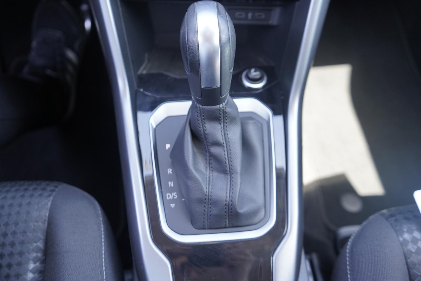 Volkswagen T-Roc 1.5 Active DSG LED Navi Klimaaut. PDC, миниатюра 19
